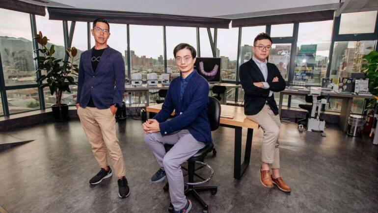 台灣牙科團隊客製「數位軟硬整合效率方案」，各國來台取經拚轉型