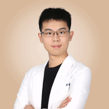 052025_悅庭官方形象照_林永輝醫師_方形.png