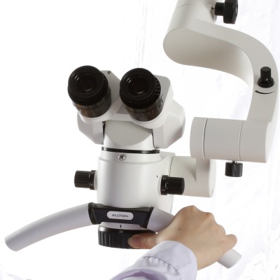 ALLTION AM-2000 擁有極佳的單手變焦設計 ALLTION AM-2000 擁有極佳的單手變焦設計
